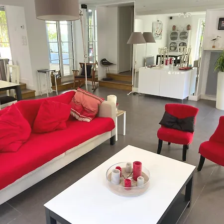 Vila Ker Zen 300m De La